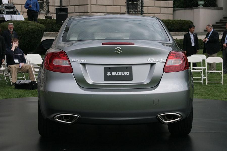  Suzuki Kizashi 2010 года  (фото 6 из 136)